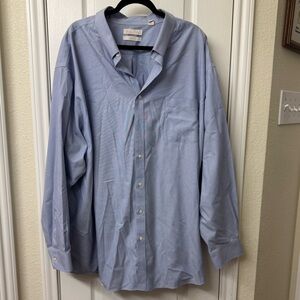 Roundtree & Yorke Light Blue Button Down Shirt